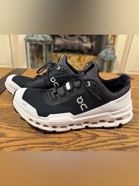 On CloudUltra Black/White Running Shoes